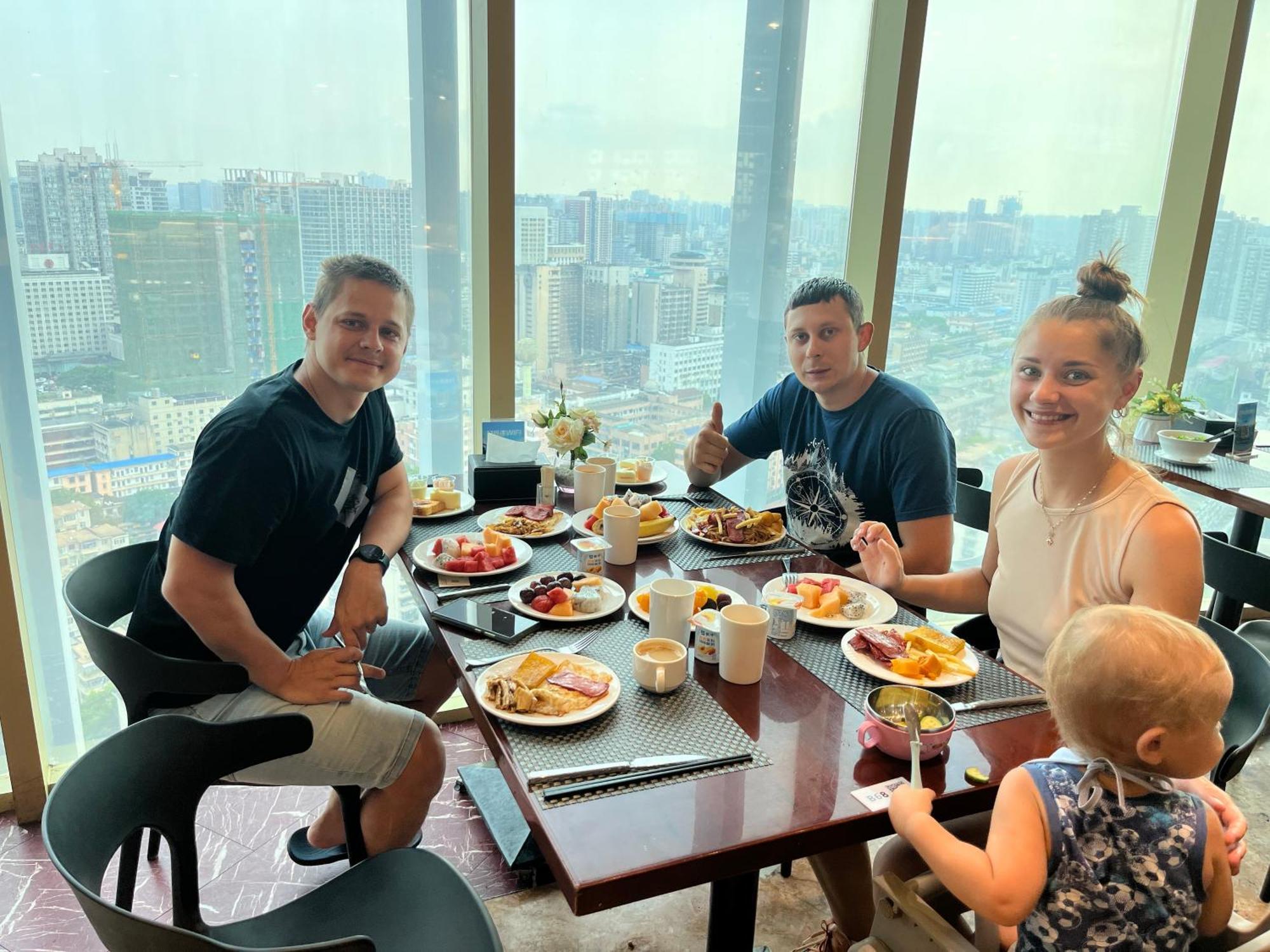Days Hotel & Suites China Town---Five Minutes To Reach Changsha Station, The Metro Line 2 & Line 6 Are Nearby,Free Gym & Laundromat,Chinese And Western Buffet Breakfast Is Offered On The 31St Floor エクステリア 写真