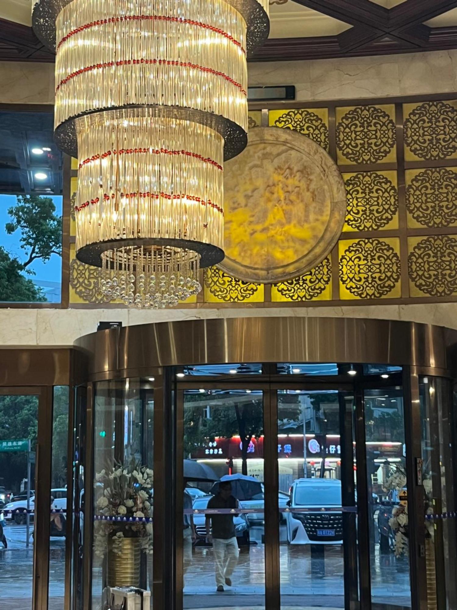 Days Hotel & Suites China Town---Five Minutes To Reach Changsha Station, The Metro Line 2 & Line 6 Are Nearby,Free Gym & Laundromat,Chinese And Western Buffet Breakfast Is Offered On The 31St Floor エクステリア 写真